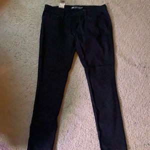 Levi’s Demi curve jeans
